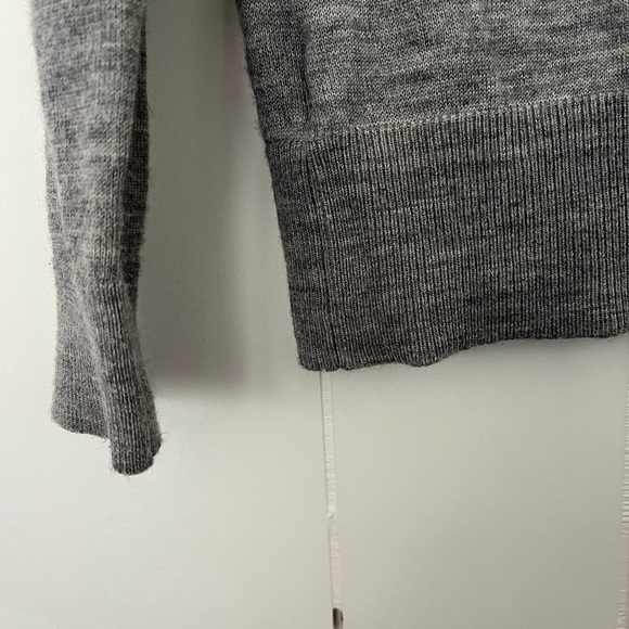 LOFT Gray V-Neck Wool Blend Sweater Size Medium - Picture 3 of 13